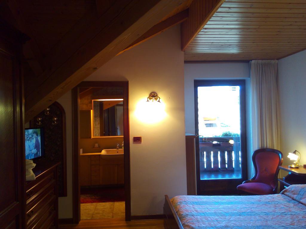 B&B Casa Bazzanella 카발레즈 외부 사진
